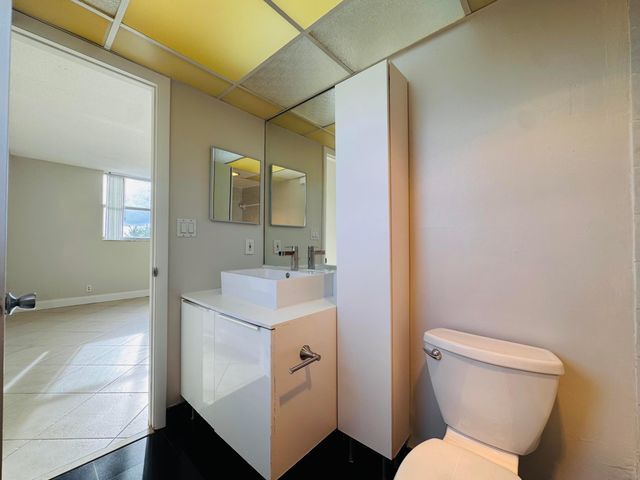 500 EXECUTIVE CENTER Drive 4A, West Palm Beach, FL 33401