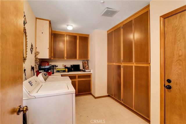 1388 N Jemez Trail, Landers, CA 92285