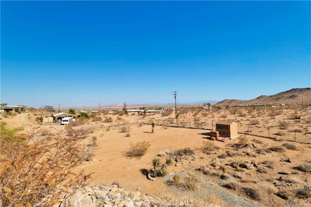 1388 N Jemez Trail, Landers, CA 92285
