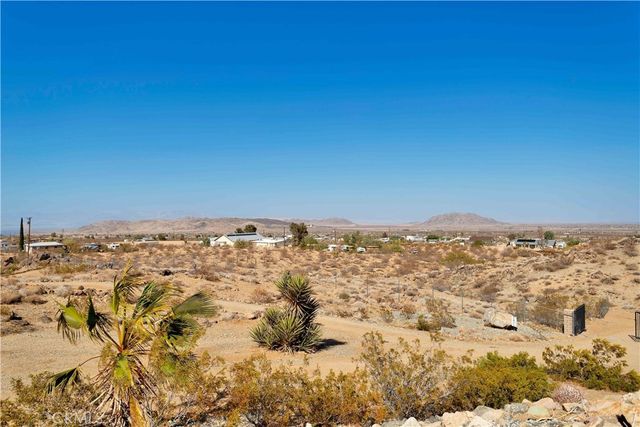 1388 N Jemez Trail, Landers, CA 92285