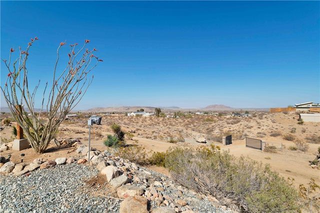 1388 N Jemez Trail, Landers, CA 92285