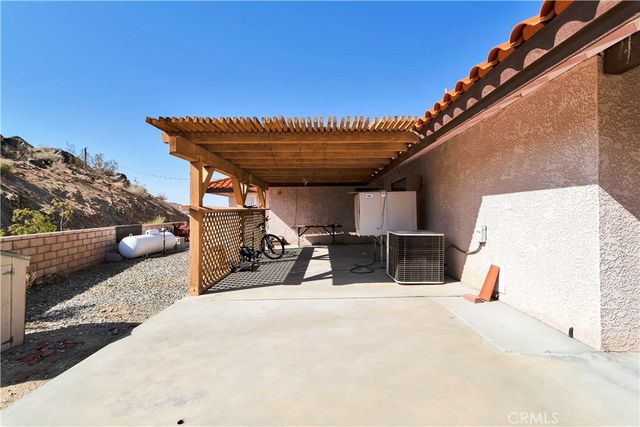 1388 N Jemez Trail, Landers, CA 92285