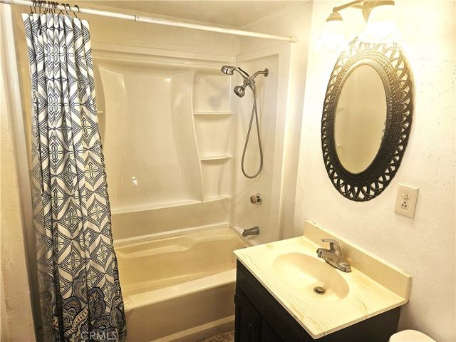1388 N Jemez Trail, Landers, CA 92285