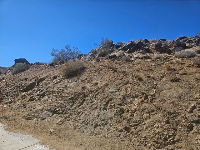 1388 N Jemez Trail, Landers, CA 92285