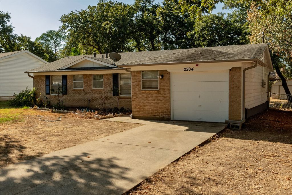 2204 Cales Drive, Arlington, TX 76013 — exterior