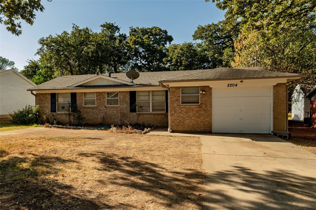 2204 Cales Drive, Arlington, TX 76013 — photo 3