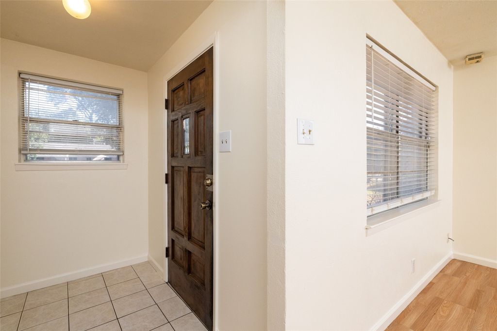 2204 Cales Drive, Arlington, TX 76013 — photo 4