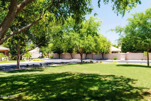 218 W VINEDO Lane, Tempe, AZ 85284