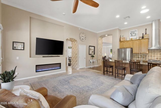 218 W VINEDO Lane, Tempe, AZ 85284