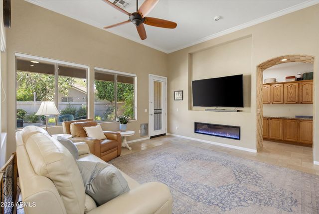 218 W VINEDO Lane, Tempe, AZ 85284