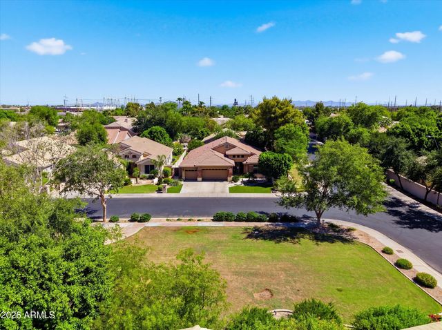 218 W VINEDO Lane, Tempe, AZ 85284