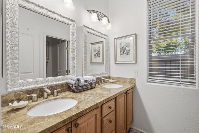 218 W VINEDO Lane, Tempe, AZ 85284