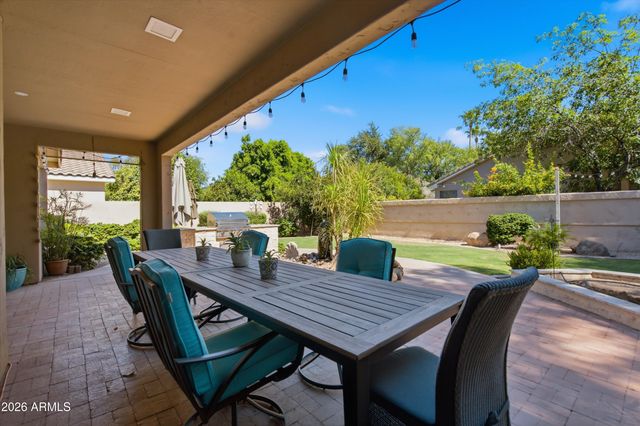 218 W VINEDO Lane, Tempe, AZ 85284