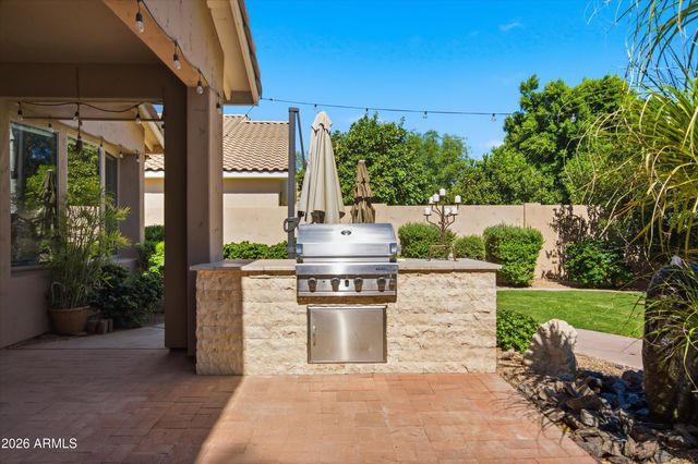 218 W VINEDO Lane, Tempe, AZ 85284