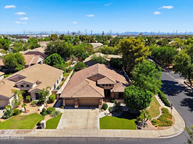 218 W VINEDO Lane, Tempe, AZ 85284