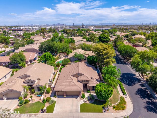 218 W VINEDO Lane, Tempe, AZ 85284