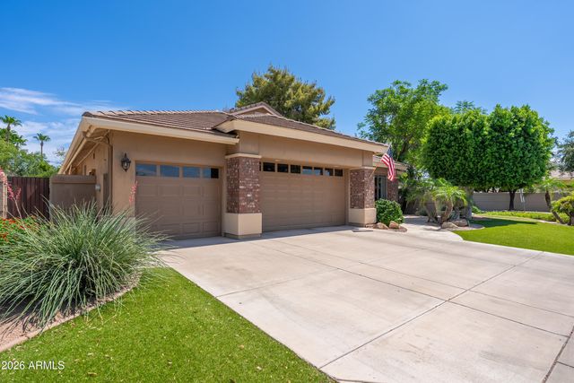 218 W VINEDO Lane, Tempe, AZ 85284