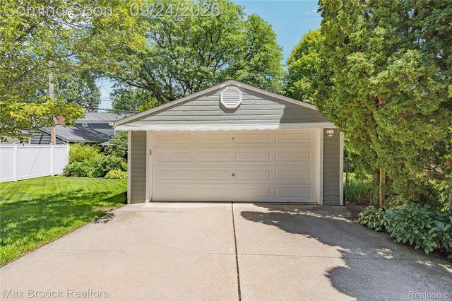 2516 Linwood Avenue, Royal Oak, MI 48073