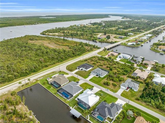 15401 AQUA CIRCLE, Port Charlotte, FL 33981