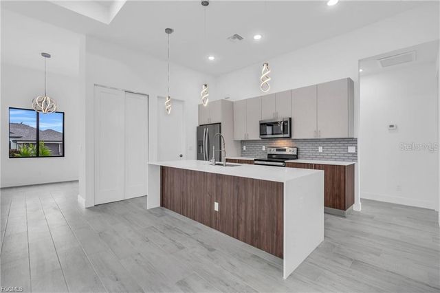 15401 AQUA CIRCLE, Port Charlotte, FL 33981