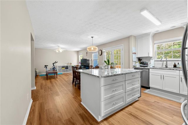 3751 Roxfield Drive, Buford, GA 30518