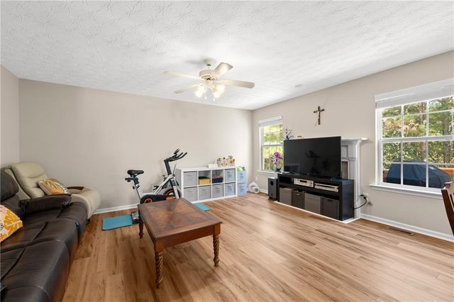 3751 Roxfield Drive, Buford, GA 30518