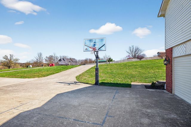 122 Saddlebrook Circle, Berea, KY 40403