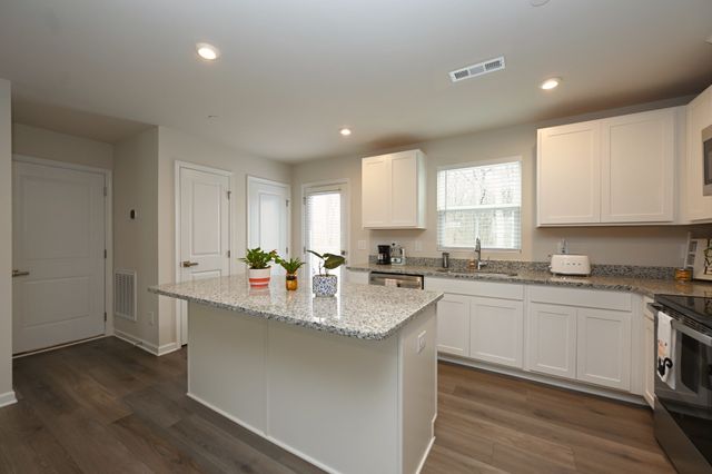 5068 Snow Owl Ct, Goodlettsville, TN 37072