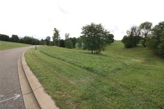 5270 Stonegate Drive, Zanesville, OH 43701