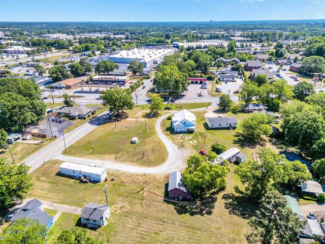 130 S Blackstock Road, Spartanburg, SC 29301