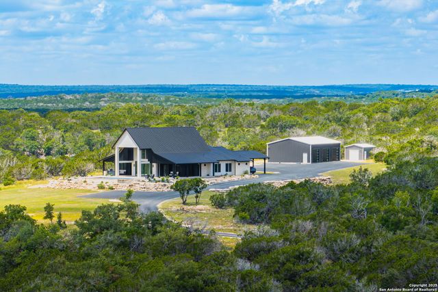 120 Lost Valley Lane, Center Point, TX 78010