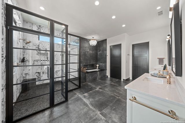 120 Lost Valley Lane, Center Point, TX 78010