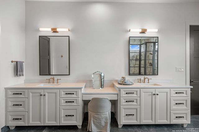 120 Lost Valley Lane, Center Point, TX 78010