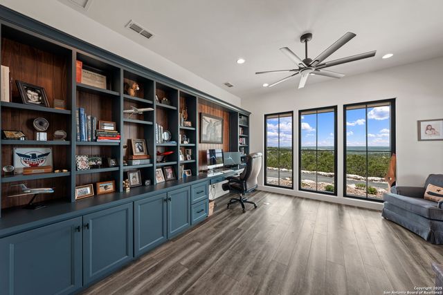 120 Lost Valley Lane, Center Point, TX 78010