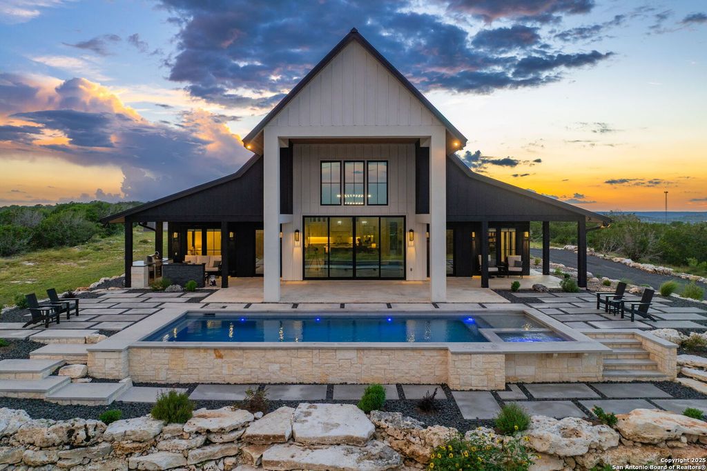 120 Lost Valley Lane, Center Point, TX 78010