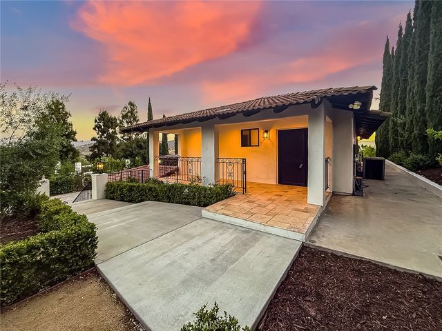 567 Lone Oak, Thousand Oaks, CA 91362