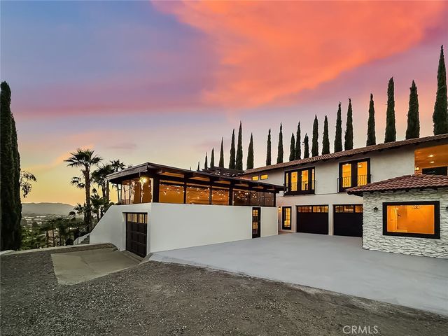 567 Lone Oak, Thousand Oaks, CA 91362