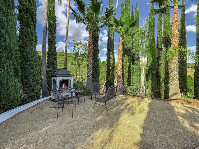 567 Lone Oak, Thousand Oaks, CA 91362