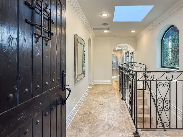 567 Lone Oak, Thousand Oaks, CA 91362