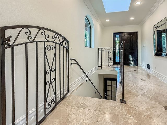 567 Lone Oak, Thousand Oaks, CA 91362