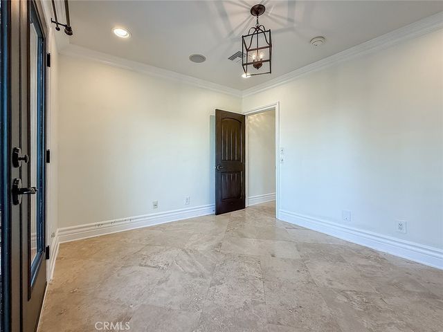 567 Lone Oak, Thousand Oaks, CA 91362