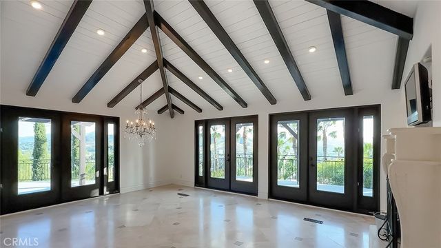 567 Lone Oak, Thousand Oaks, CA 91362