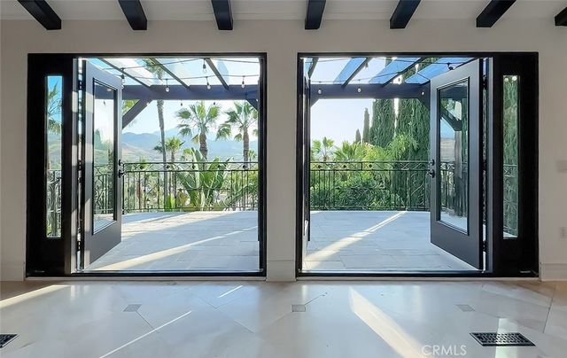 567 Lone Oak, Thousand Oaks, CA 91362