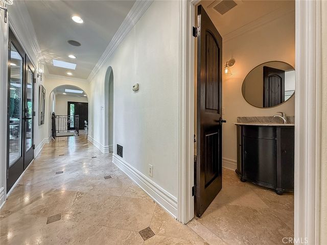 567 Lone Oak, Thousand Oaks, CA 91362