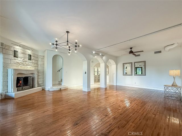 567 Lone Oak, Thousand Oaks, CA 91362