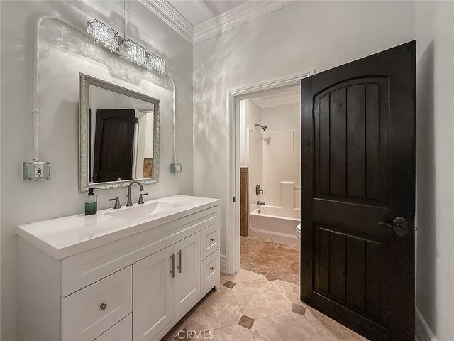 567 Lone Oak, Thousand Oaks, CA 91362