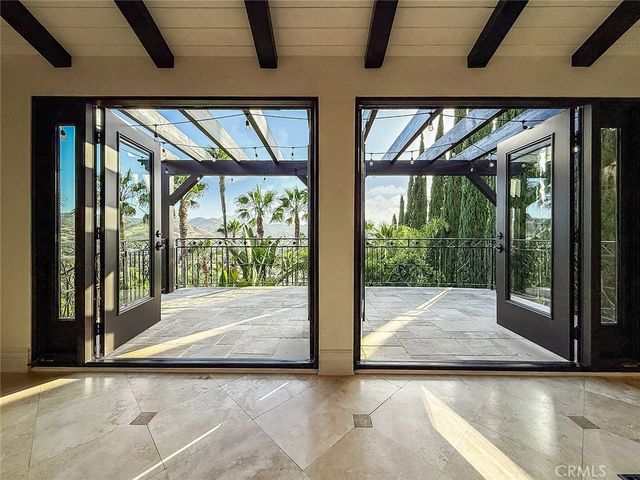 567 Lone Oak, Thousand Oaks, CA 91362