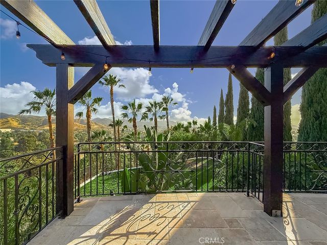 567 Lone Oak, Thousand Oaks, CA 91362