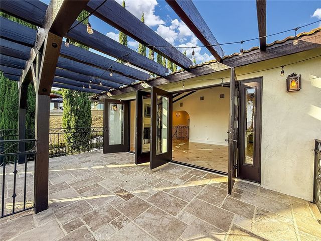 567 Lone Oak, Thousand Oaks, CA 91362