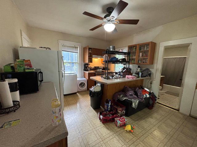 164 Pleasant Street, Claremont, NH 03743
